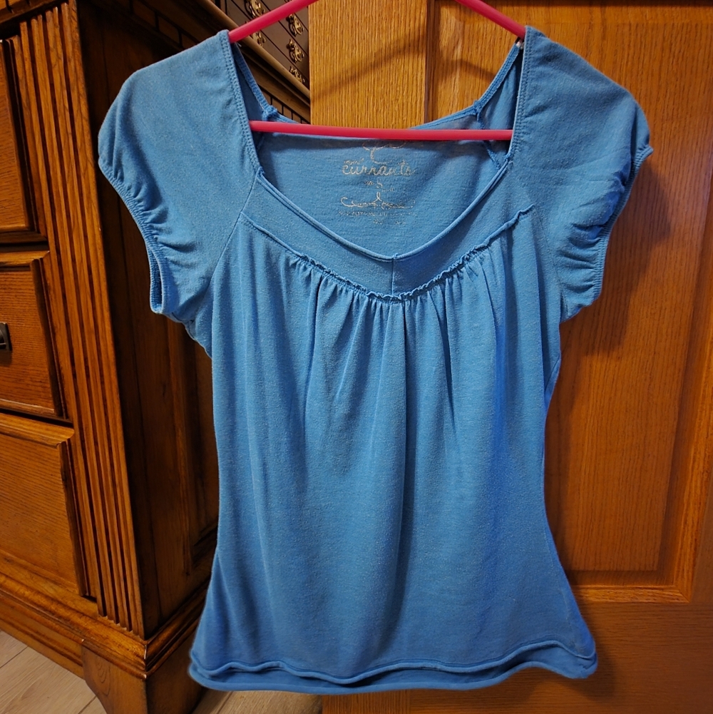 Currants Small Blue Tee